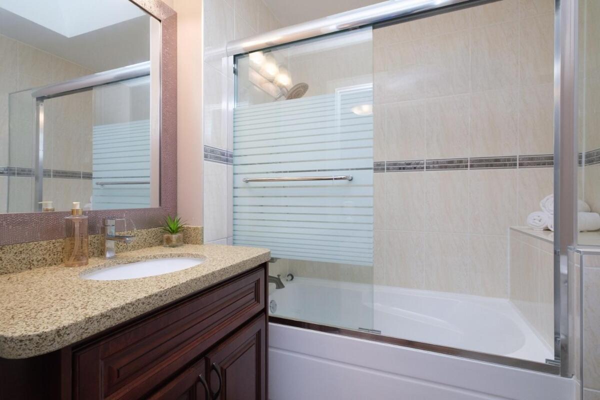 Spacious 4Br W Ensuites Mins To Downtown Yvr Ubc Vancouver Eksteriør billede